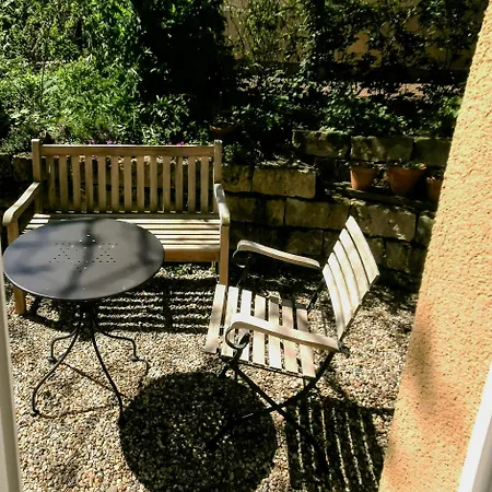 Experience Nature In A Rural Riverside بيت للعطل