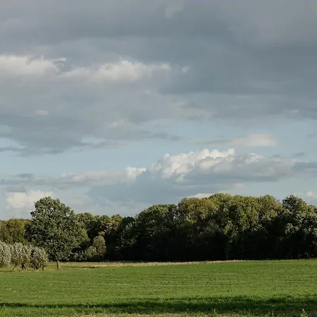 بيت للعطل Experience Nature In A Rural Riverside *