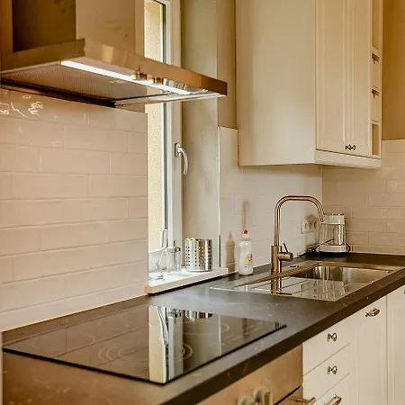 Experience Nature In A Rural Riverside بيت للعطل *