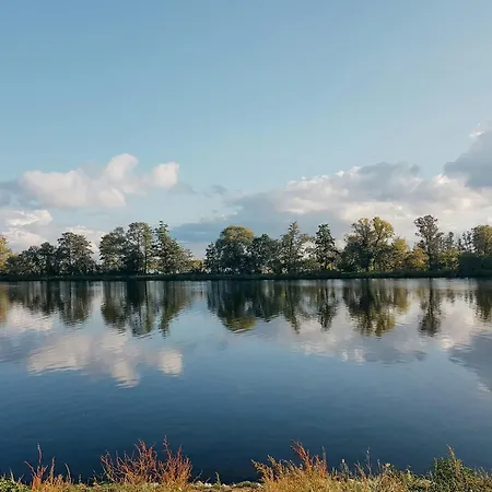 بيت للعطل Experience Nature In A Rural Riverside *