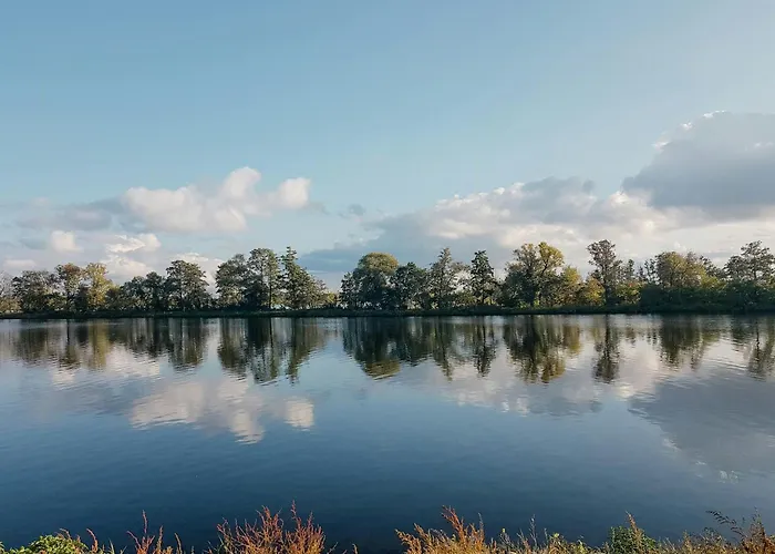 Vakantiehuis Experience Nature In A Rural Riverside *