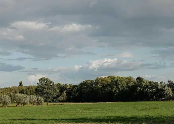 Vakantiehuis Experience Nature In A Rural Riverside Paretz