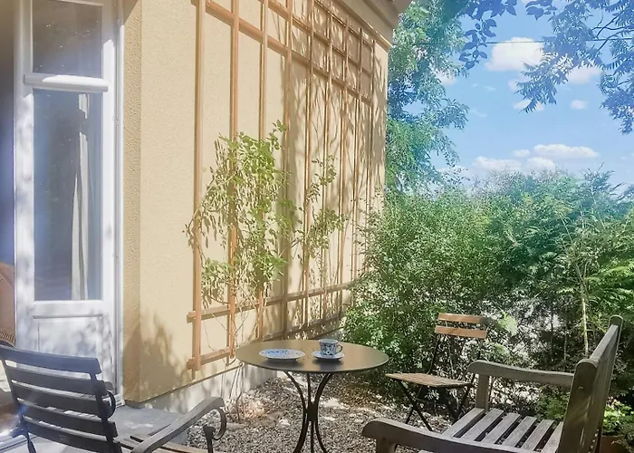 Experience Nature In A Rural Riverside Vakantiehuis Paretz